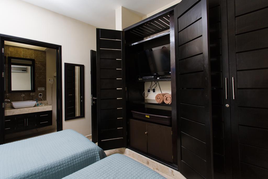 Oceanfront El Faro Surf 302 Apartment Playa del Carmen Exterior photo
